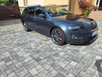 Octavia rs 135kw cuna 144 000 km