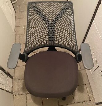 Prodám originálny kancelářskou židli HERMAN Miller sayl