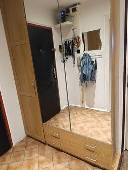 Šatní skříň/botník IKEA Pax