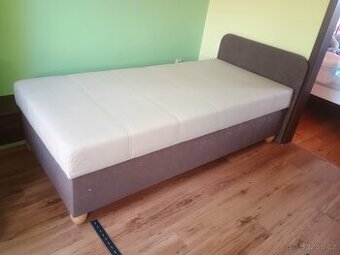 Postel, pohovka, válenda