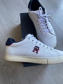 Krásné luxusní originál boty Tommy Hilfiger vel.41