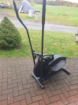 Orbitrek fitness stroj