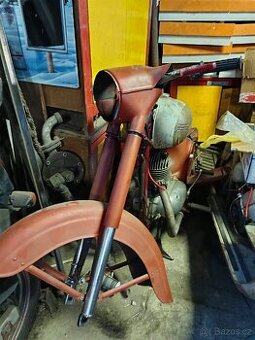 Jawa 250 kyvacka
