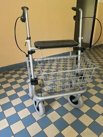 Čtyřkolové chodítko na podporu pohybu