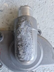 Ducati 1098 S - Připojení krytu motoru vodní pumpy