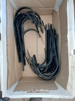 Prodám okapové háky na střechu, prostupové tašky