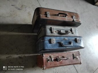 Retro kufr dvoubarevný hnědý