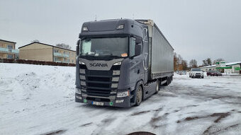 Řidič C+E na plachtovou lowdeck soupravu