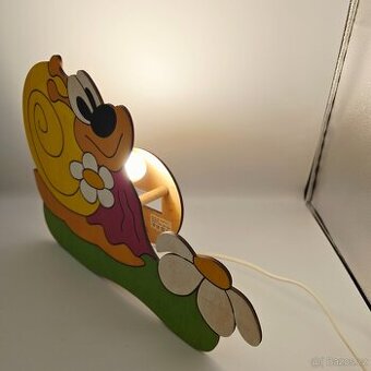 Nástěnná lampička šnek