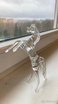 Křišťálová socha kůň