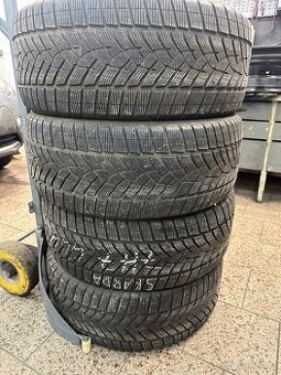 Zimní pneu 275/45 R21 110V GoodYear
