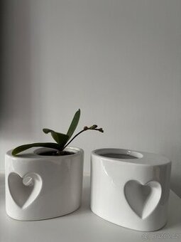 Keramický květináč srdíčko 2 kusy