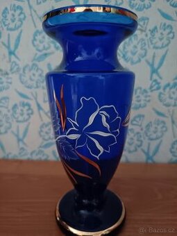 Modrá skleněná váza
