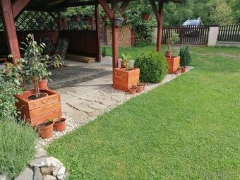 Modřínové masivní vyvýšené záhony