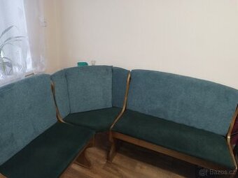 Rohová kuchyňská lavice z masivu