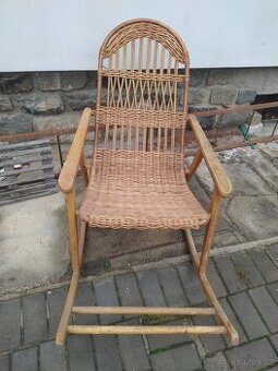 Ratanové houpací křeslo