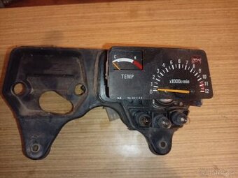 Yamaha dt 125 otáčkoměr funkční. Bez krytu.