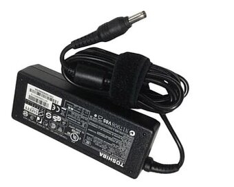 Toshiba Fujitsu nabíječka 65w