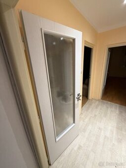 Interiérové dveře + kliky (více kusů)