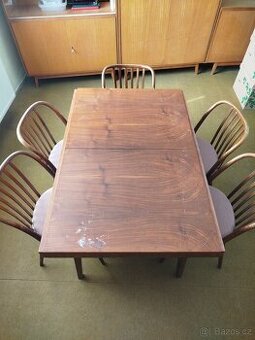 Jídelní stůl Jitona + židle TON
