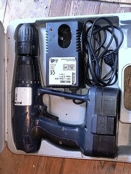 Akumulátorová vrtačka s nabíječkou
