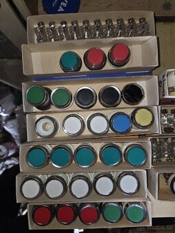 Elektro konvolut - vypínače , relé ...