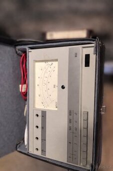 Měřič izolačních odporů (megmet) Metra Blansko PU 311