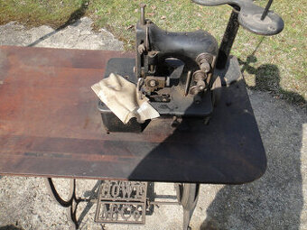 šicí stroj