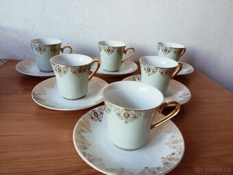hrníčky s podšálky na kávu celá sada