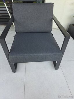 Nové zahradní křeslo hliník