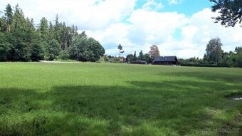 Rozsáhlý pozemek v obci Lipinka, okres Olomouc