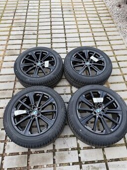 BMW X5/G05 X6/G06 sada zimních kol 20" style 748M černá