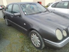 Mercedes  W210 E300TD nahradni dily