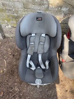 Be safe izi plus a Britax Romer trifix