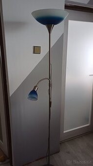 Stojací lampa