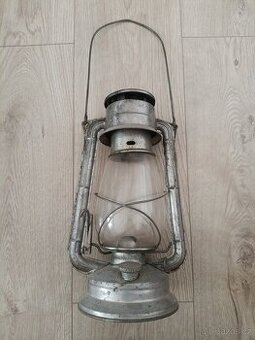 Petrolejová lampa Meva 865