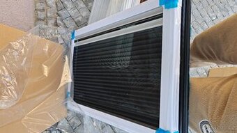 Boční okno na karavan 75x50 nové