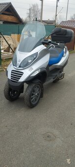 Piaggio MP3 250