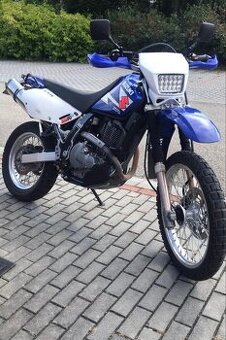 Suzuki DR 650 SE