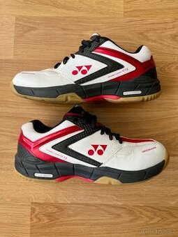 Zánovní halové boty Yonex vel. 39,5