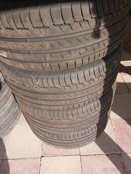255/55R19