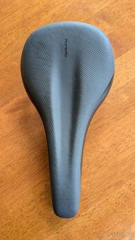 Sedlo Giant Romero Nové