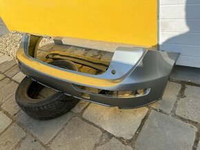 Audi Q5 zadní nárazník a výztuhu