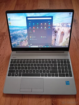 HP 250 G8 - Intel Core i3, RAM 8GB, SSD 512GB, FullHD