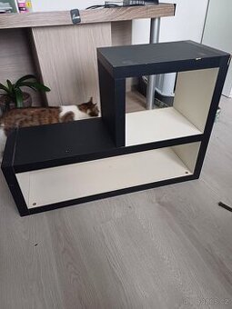 Stolek/polička pod TV