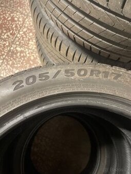 Zimní pneu 205/50 R17