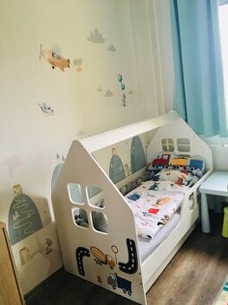 Dětská postýlka domeček 160x80