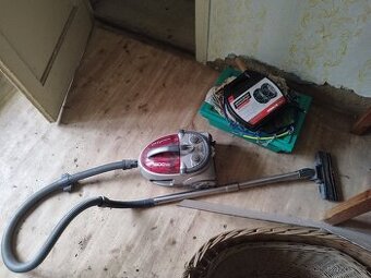 Vysavač Sencor 1800W Cyclone