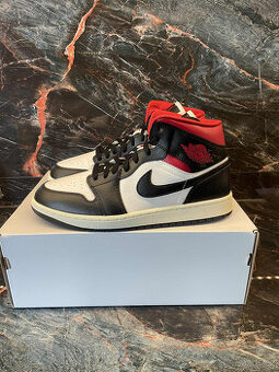 Jordan 1 Mid Gym Red Panda