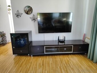 Použitá TV komoda a vitrína
